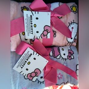 Hello Kitty Hand Towels